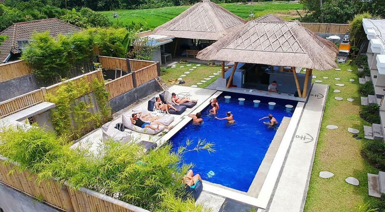 Castaway Hostel Canggu Buitenkant foto